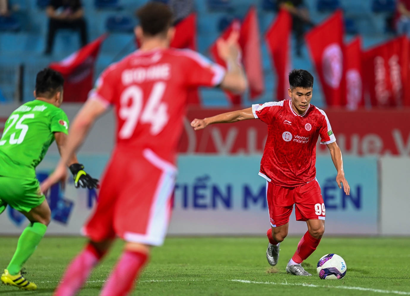 Hoang Duc bi pham loi anh 10