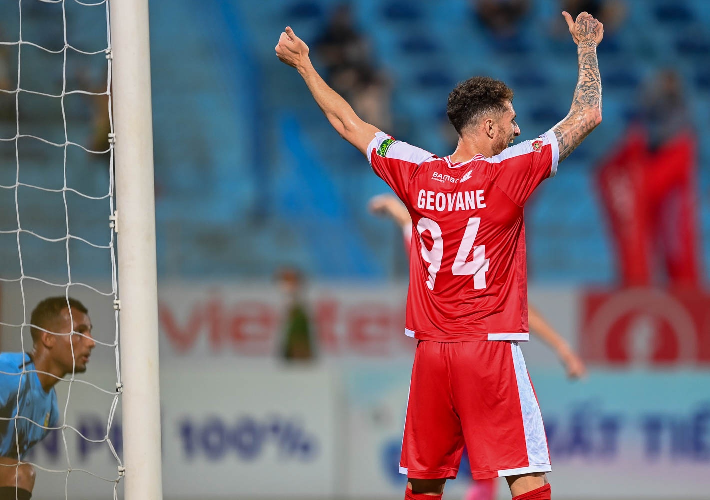 Hoang Duc bi pham loi anh 11