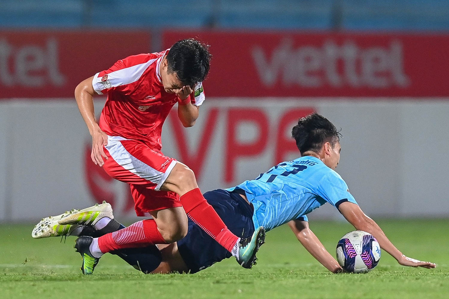 Hoang Duc bi pham loi anh 5