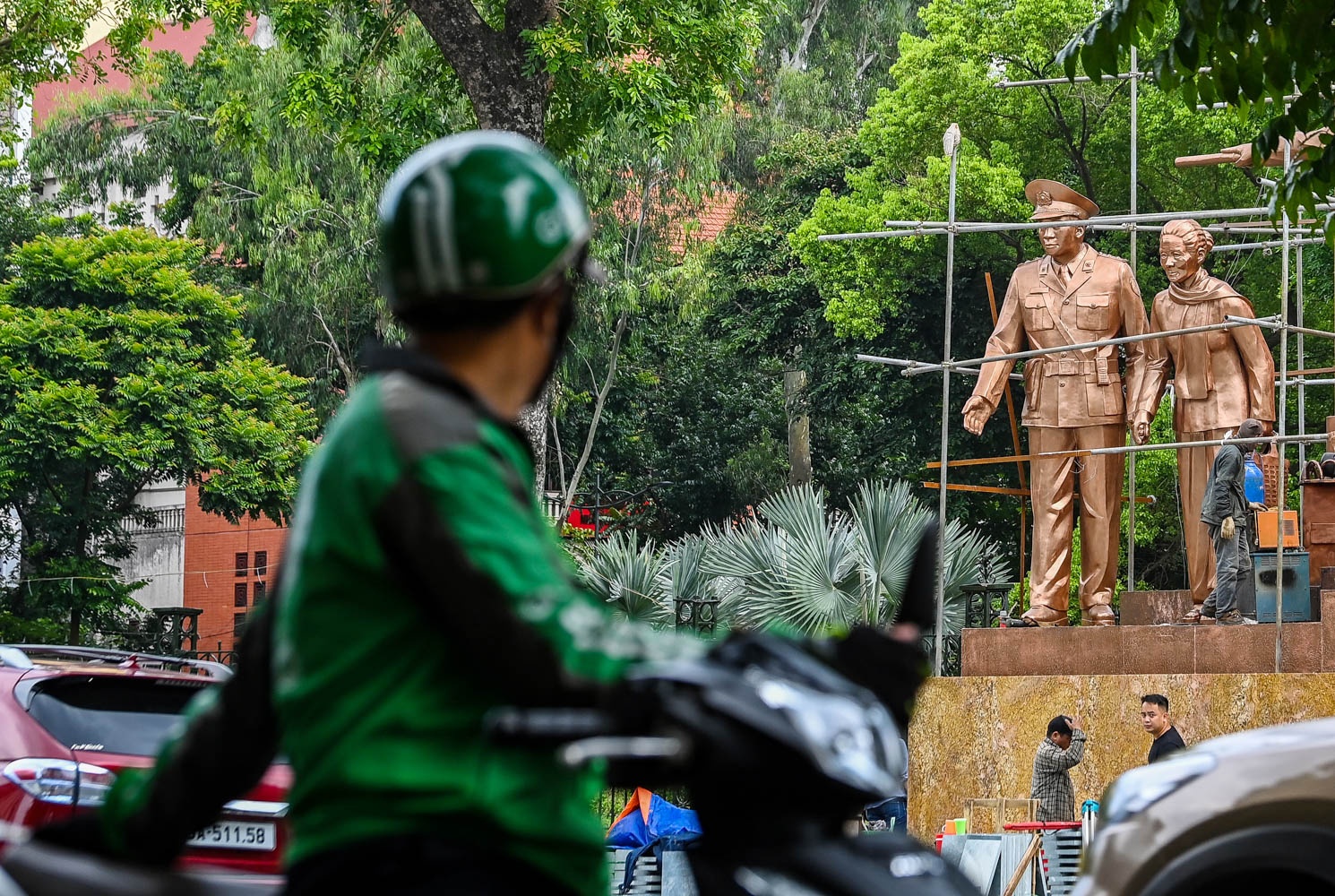 Tuong dai chien si canh sat o Ha Noi anh 10