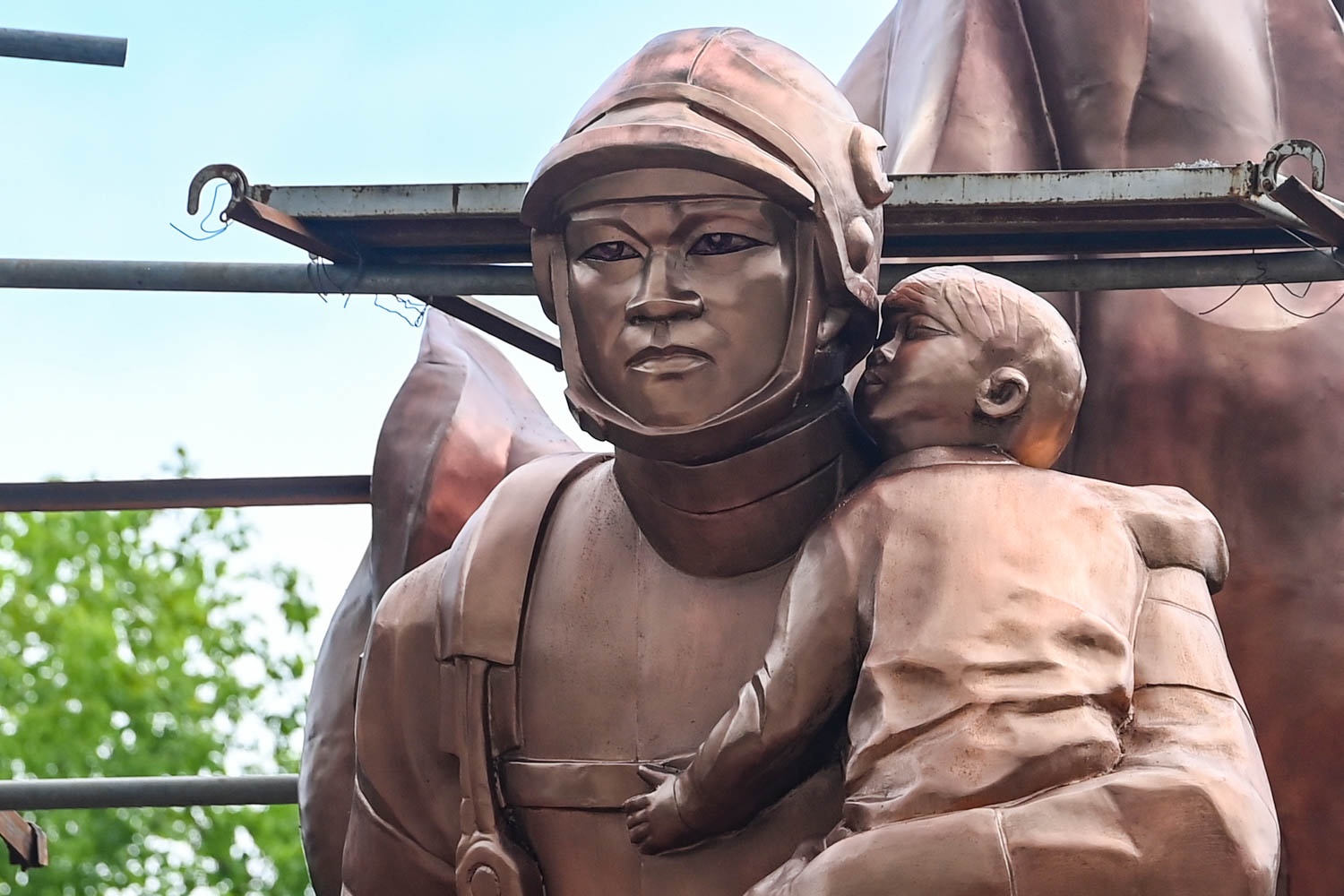 Tuong dai chien si canh sat o Ha Noi anh 7