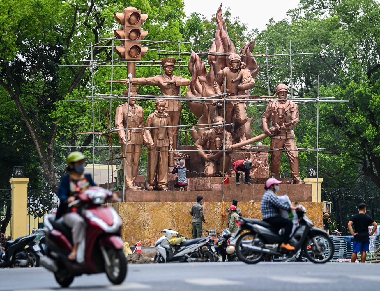 Tuong dai chien si canh sat o Ha Noi anh 9