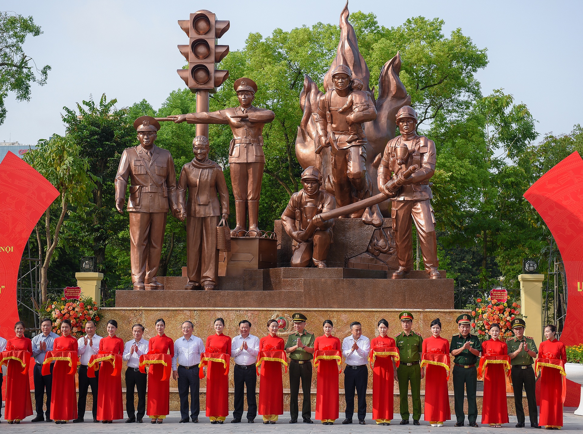 Khanh thanh cum tuong dai CAND o Ha Noi anh 1