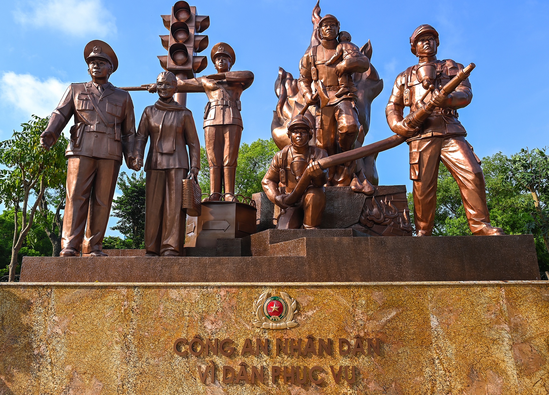 Khanh thanh cum tuong dai CAND o Ha Noi anh 2