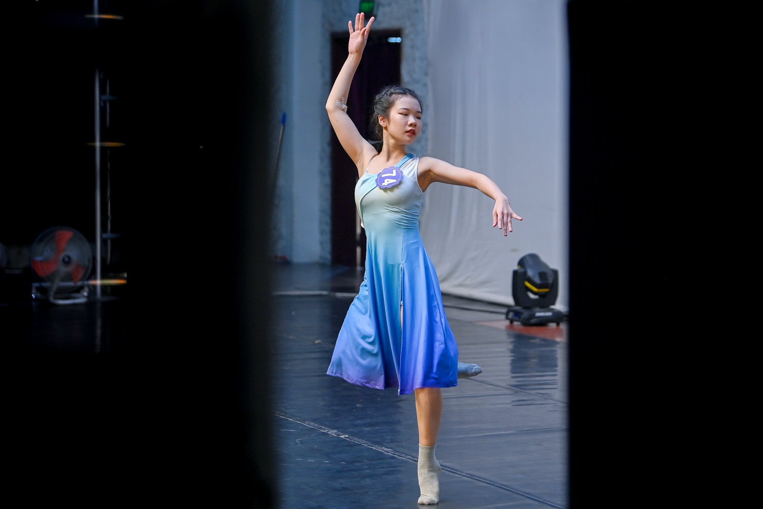 Nu sinh Hoc vien Mua Viet Nam anh 11