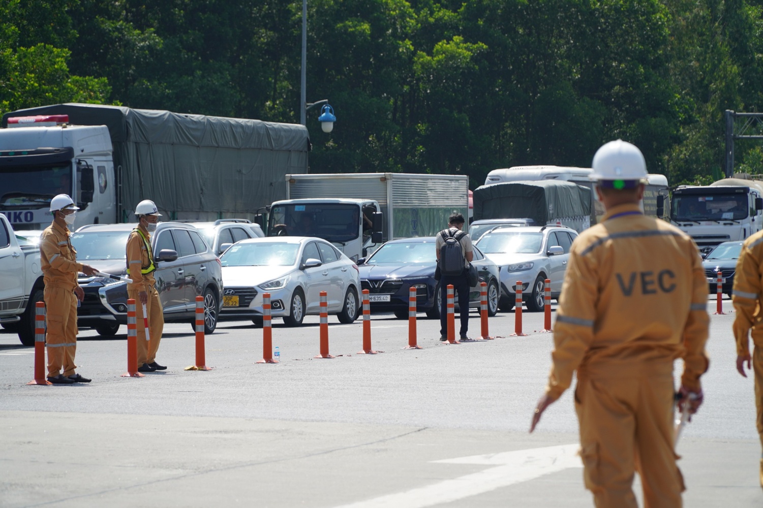 Un tac tai tram thu phi khong dung anh 2