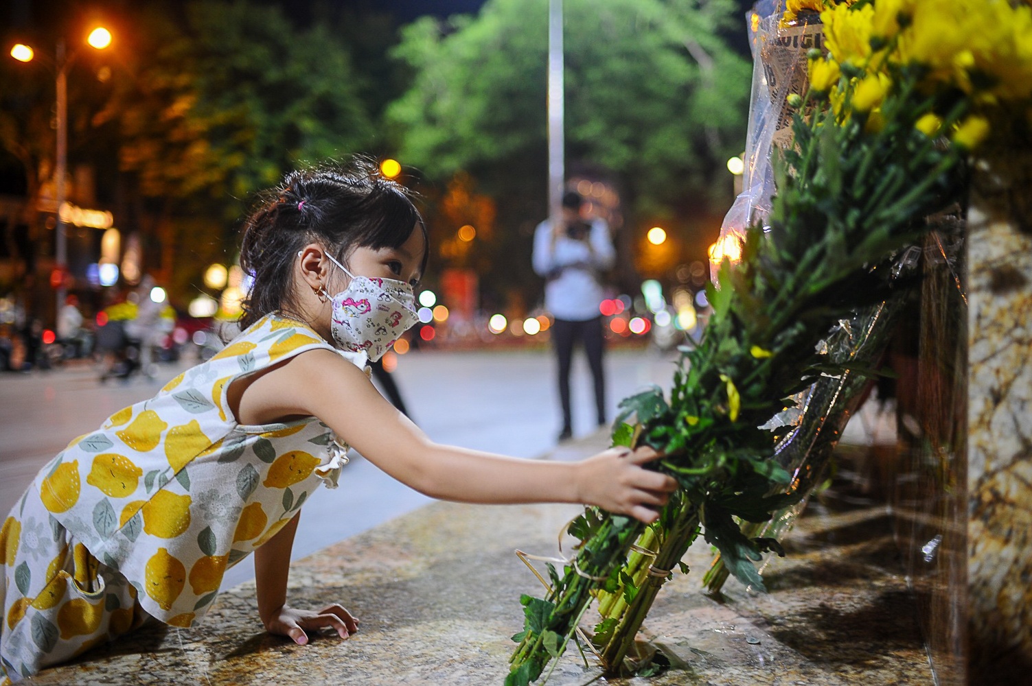 Nguoi dan tuong niem chien si canh sat PCCC anh 5