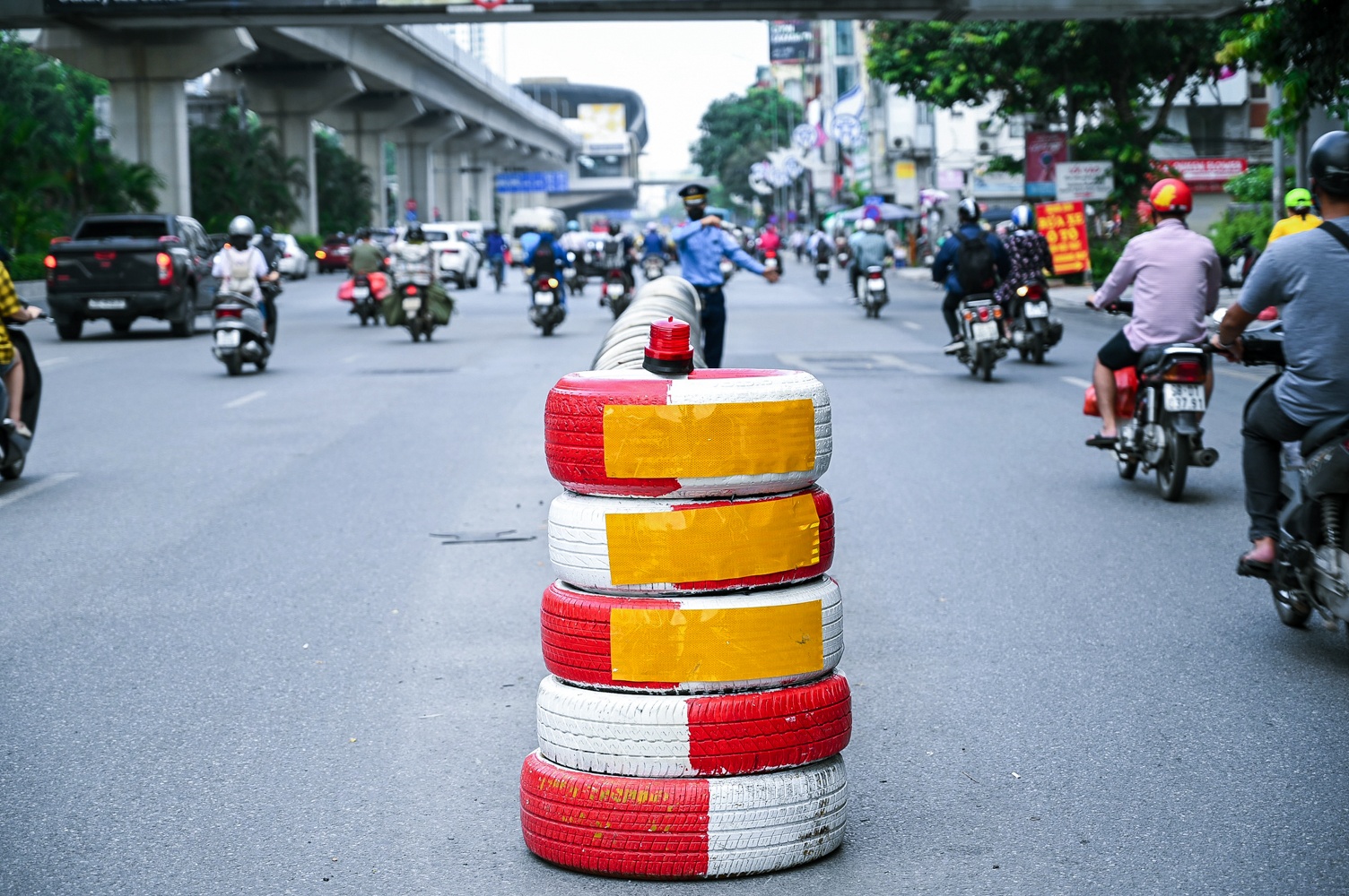 Phan lan giao thong tren duong Nguyen Trai anh 3
