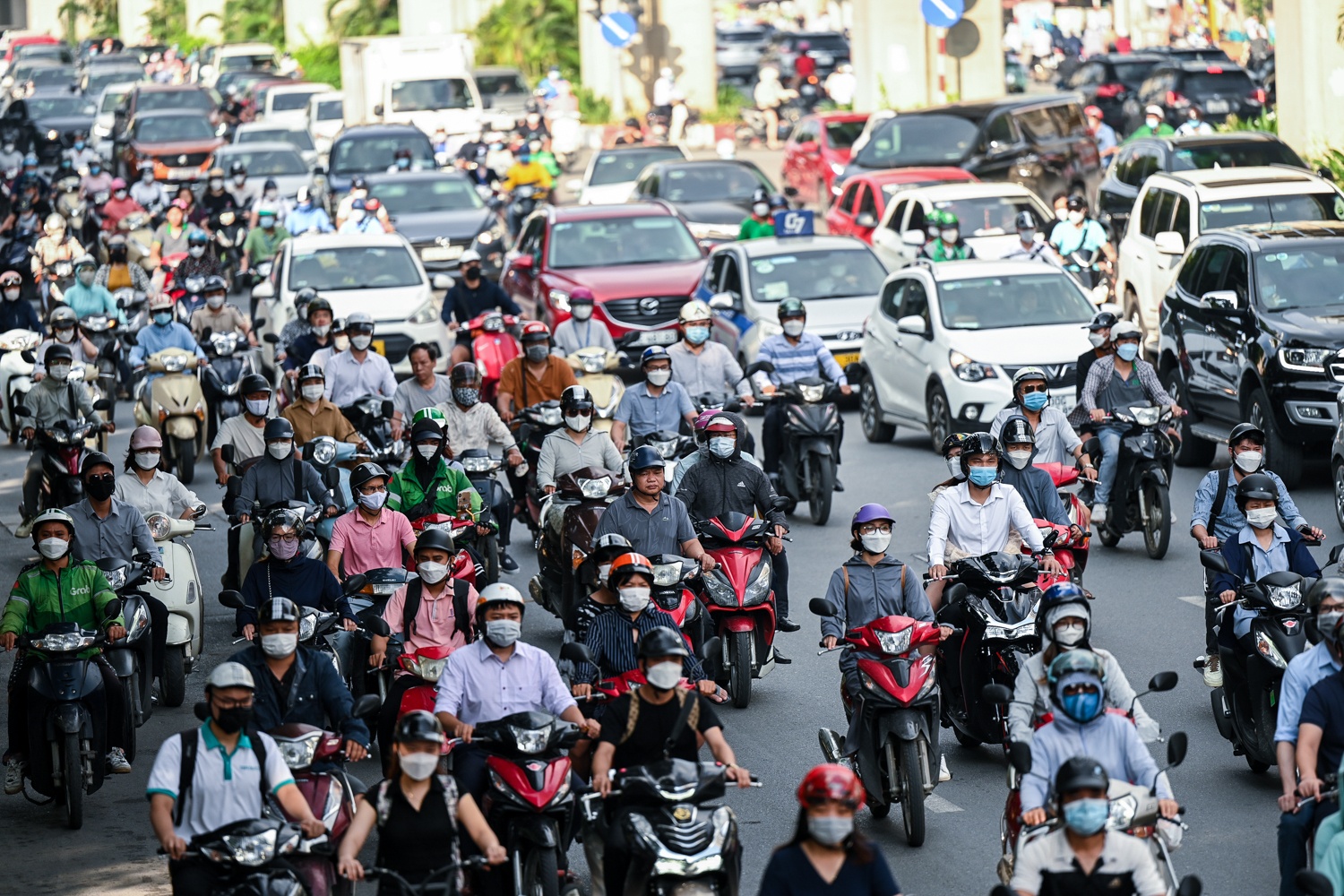 Phan lan giao thong tren duong Nguyen Trai anh 4