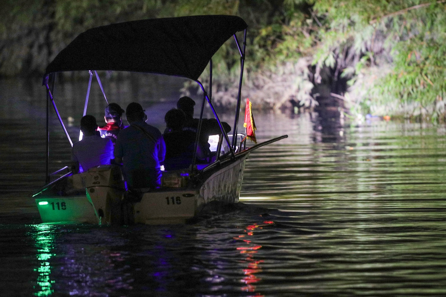 Thieu nu mat tich anh 12