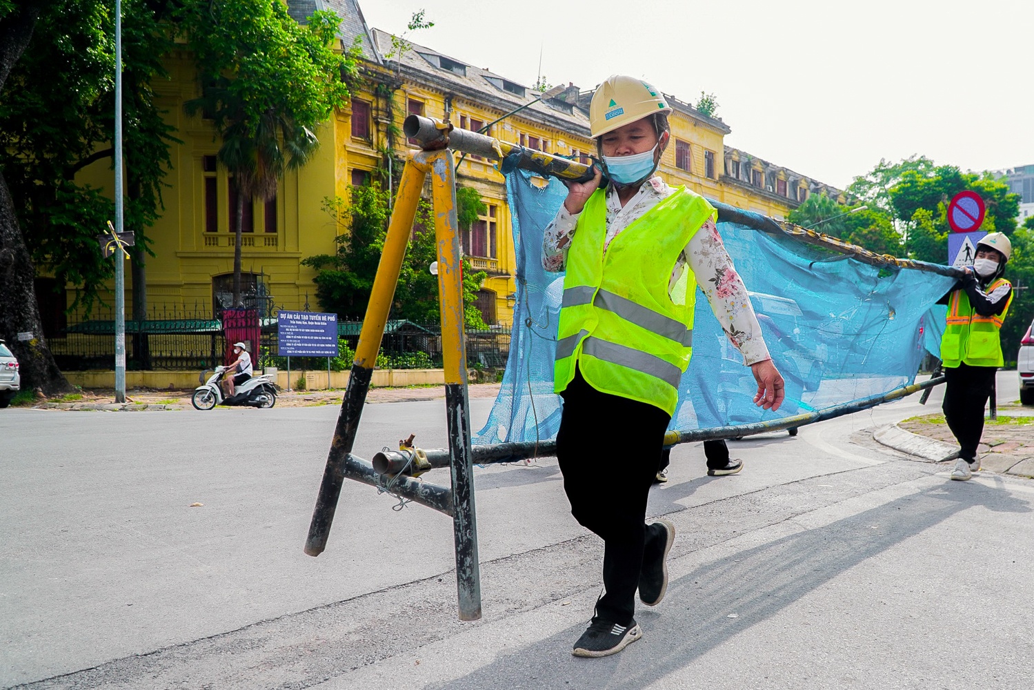 Duong Tran Hung Dao sau khi bit mot dau de thi cong ga ngam metro hinh anh