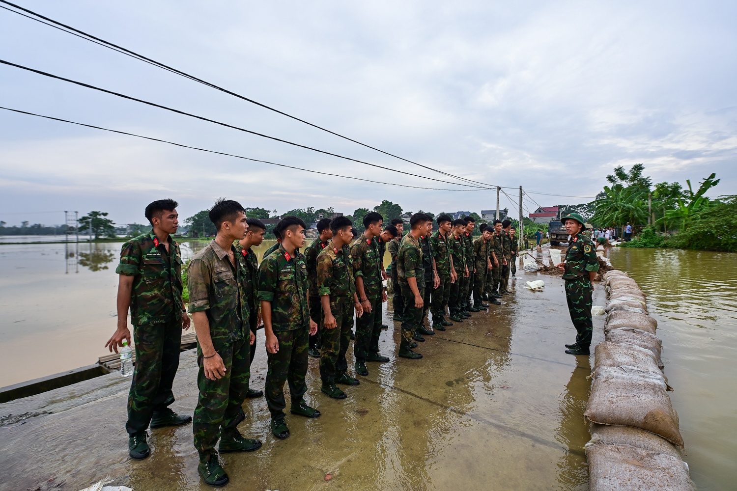 Ngap lut Ha Noi anh 11