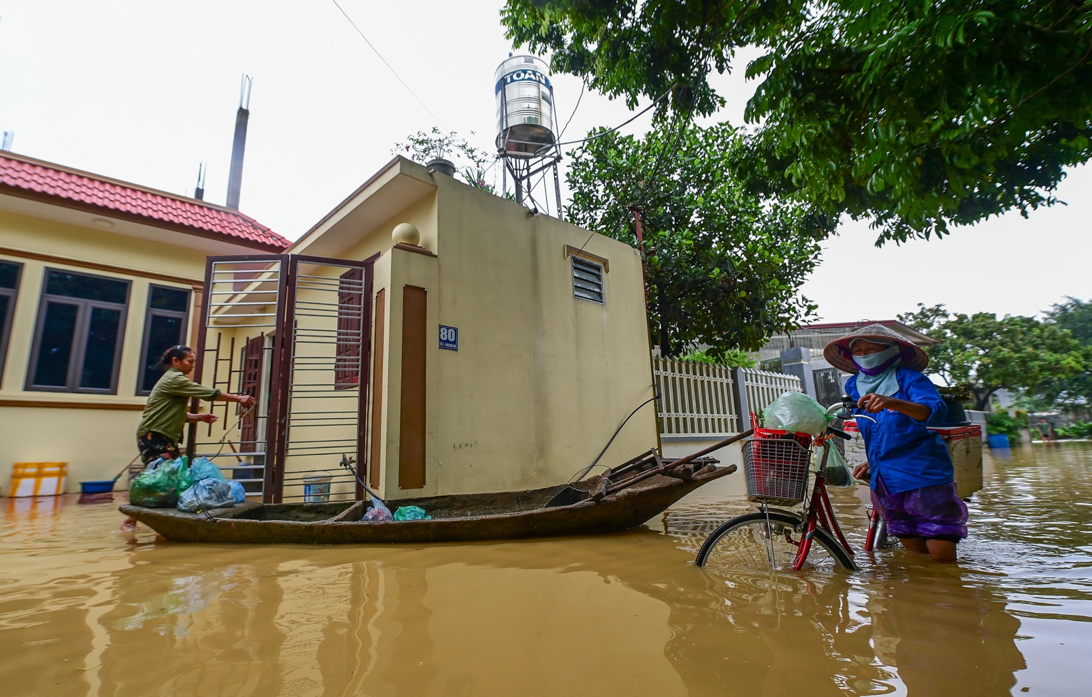 Ngap lut Ha Noi anh 16