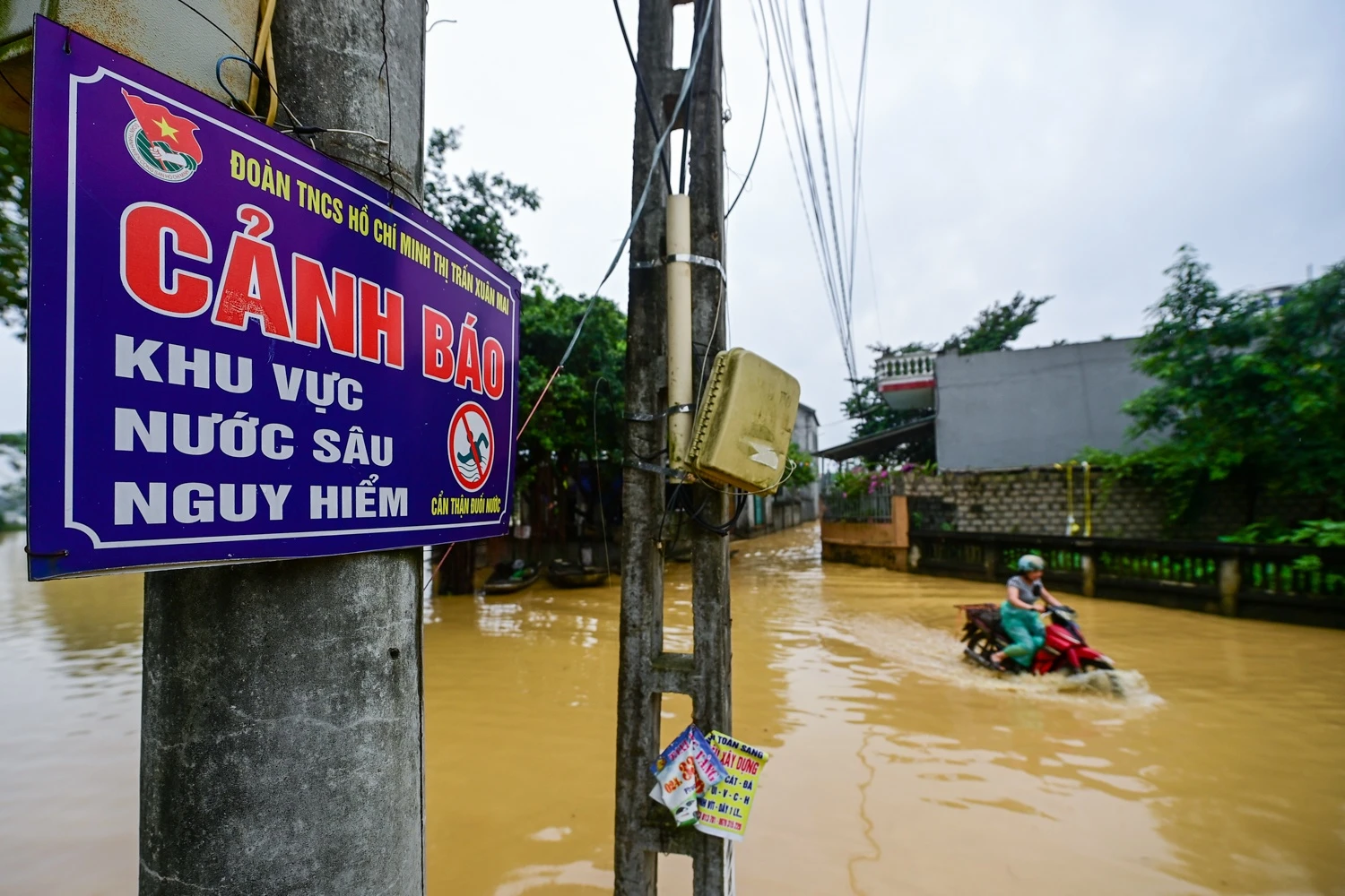 Ngap lut Ha Noi anh 1