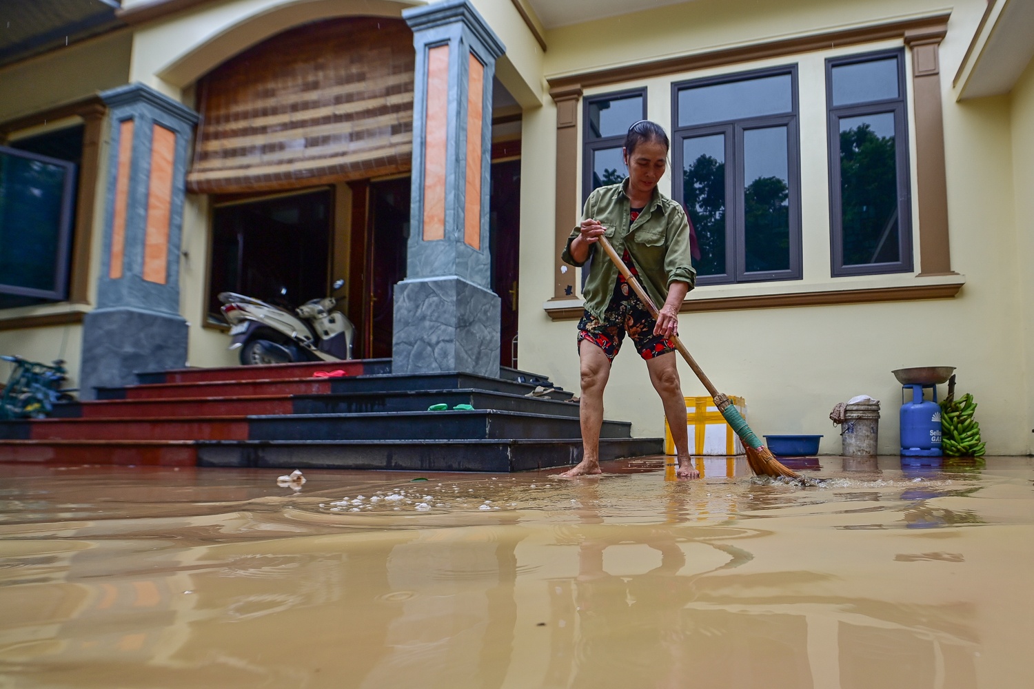 Ngap lut Ha Noi anh 7