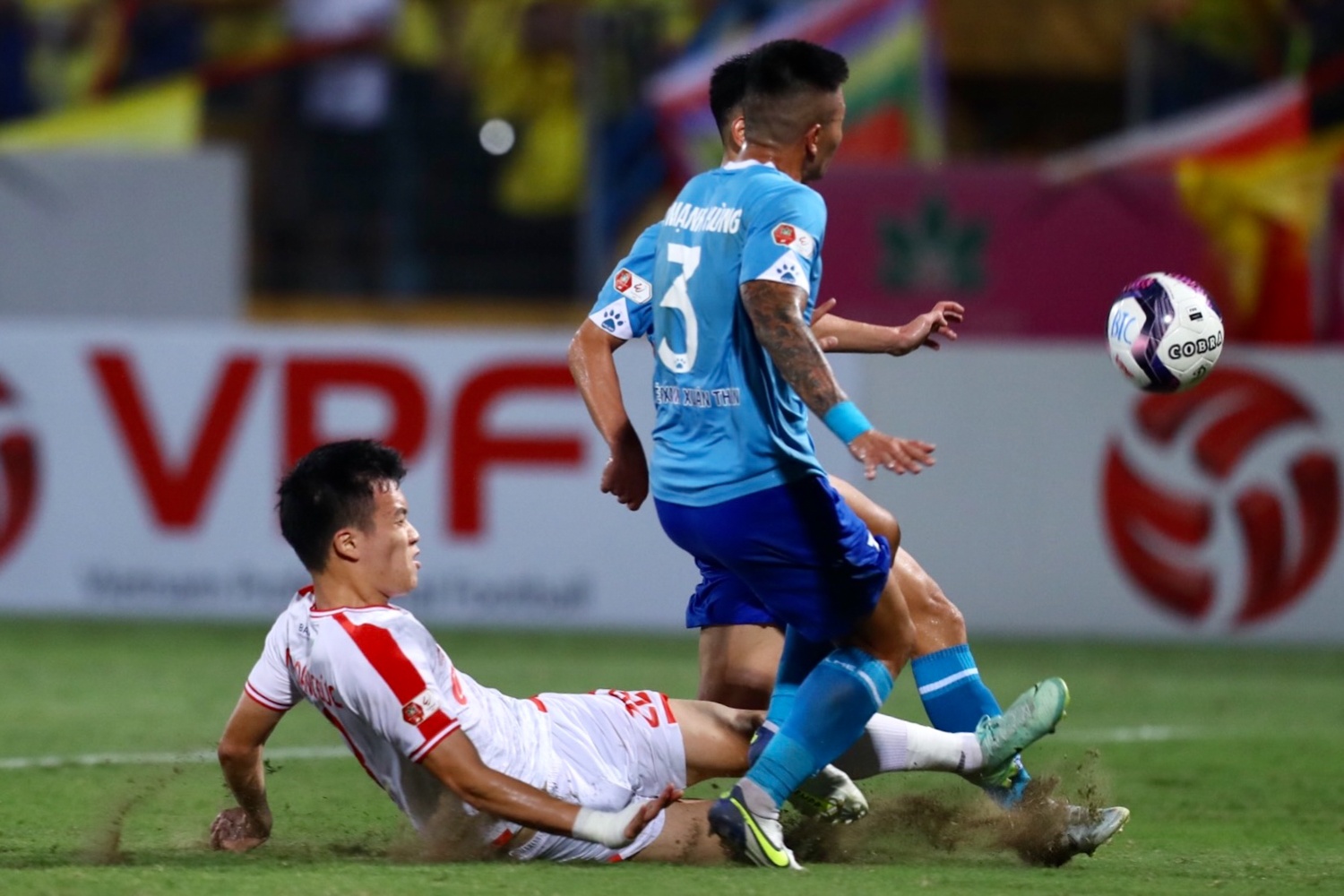 Hoang Duc chan thuong anh 2