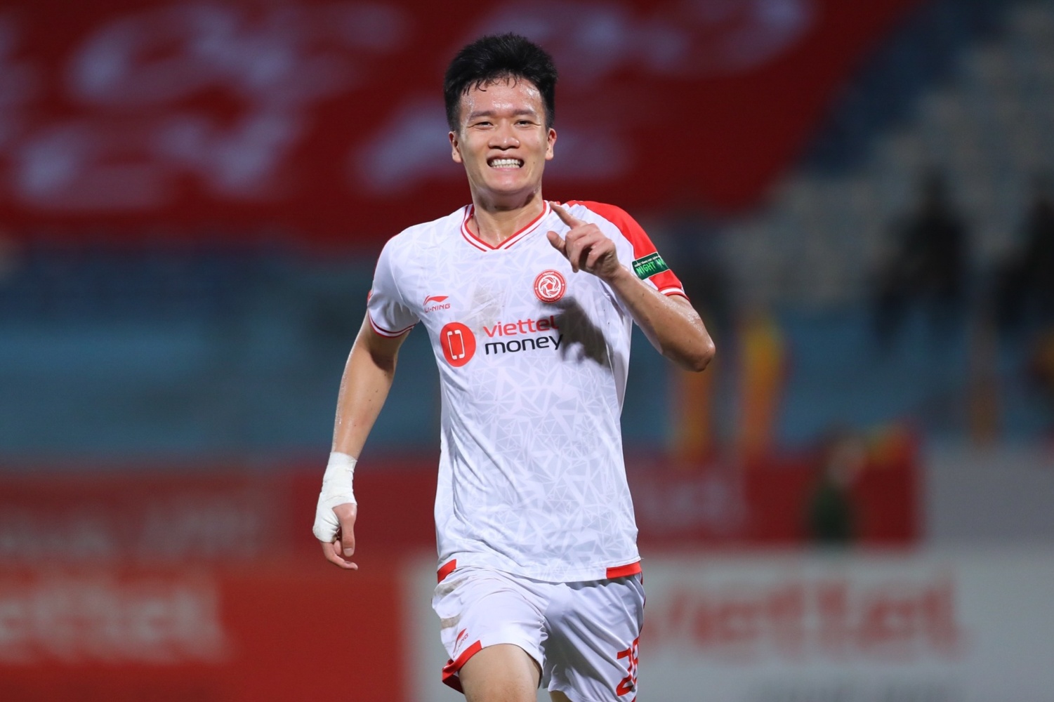 Hoang Duc chan thuong anh 3