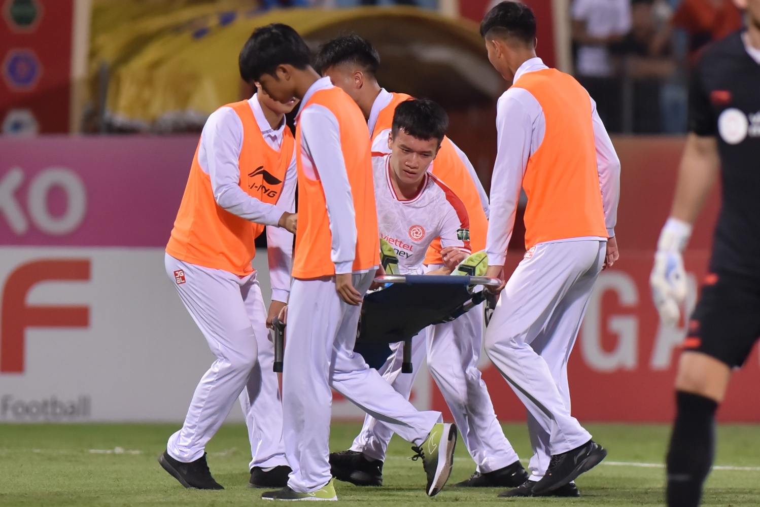 Hoang Duc chan thuong anh 4