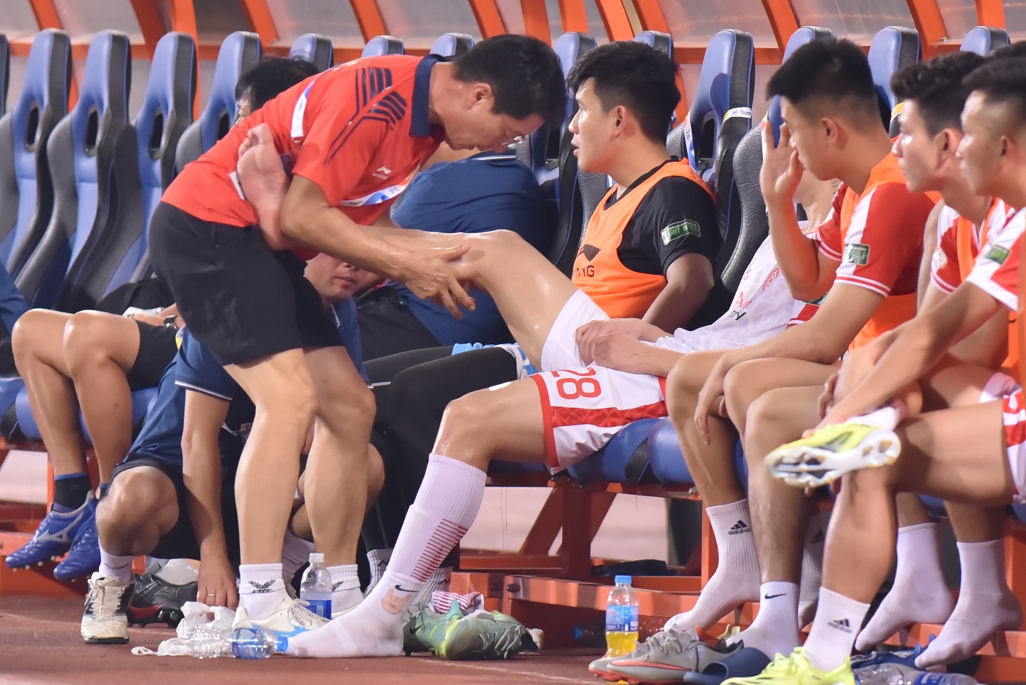 Hoang Duc chan thuong anh 6