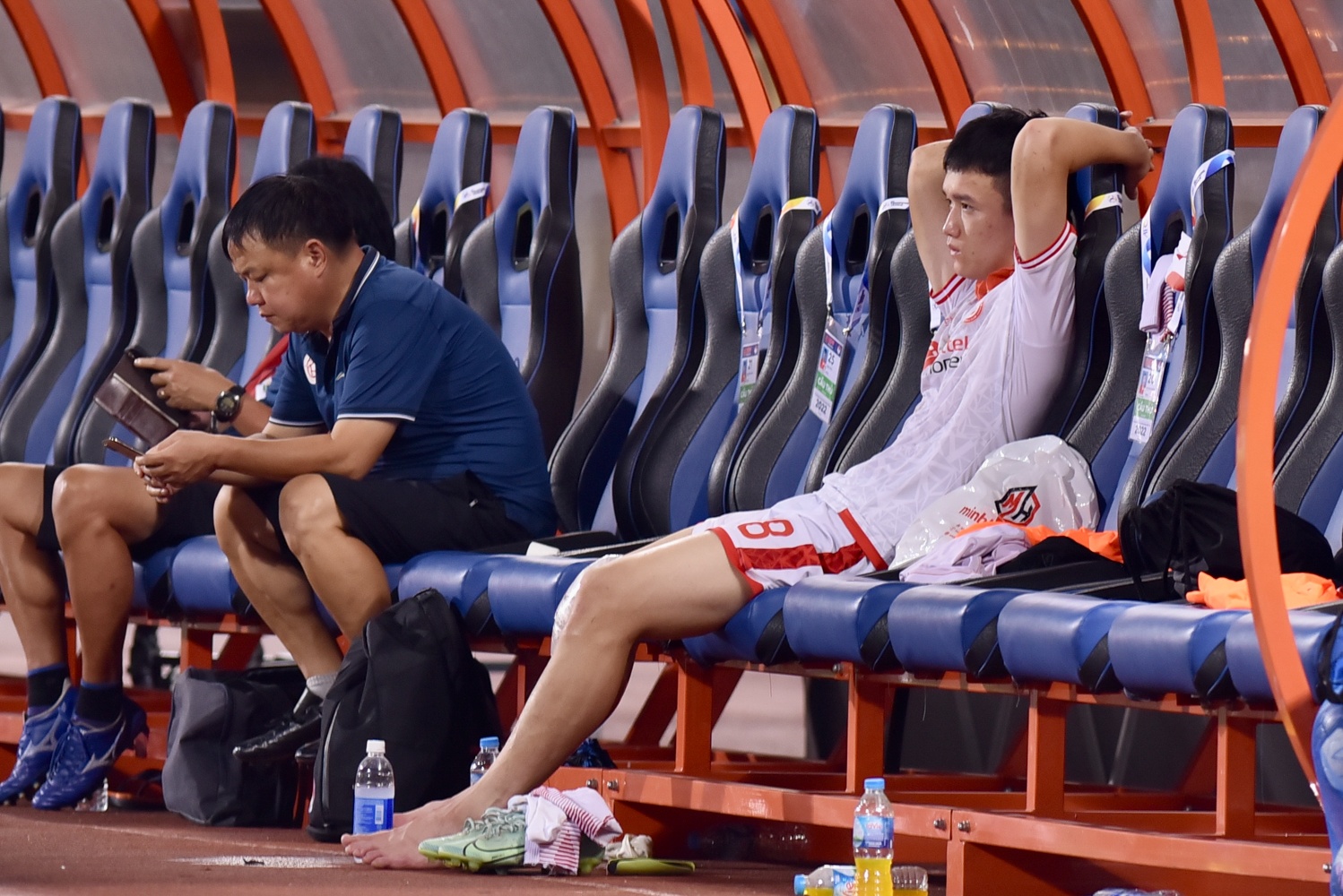 Hoang Duc chan thuong anh 8