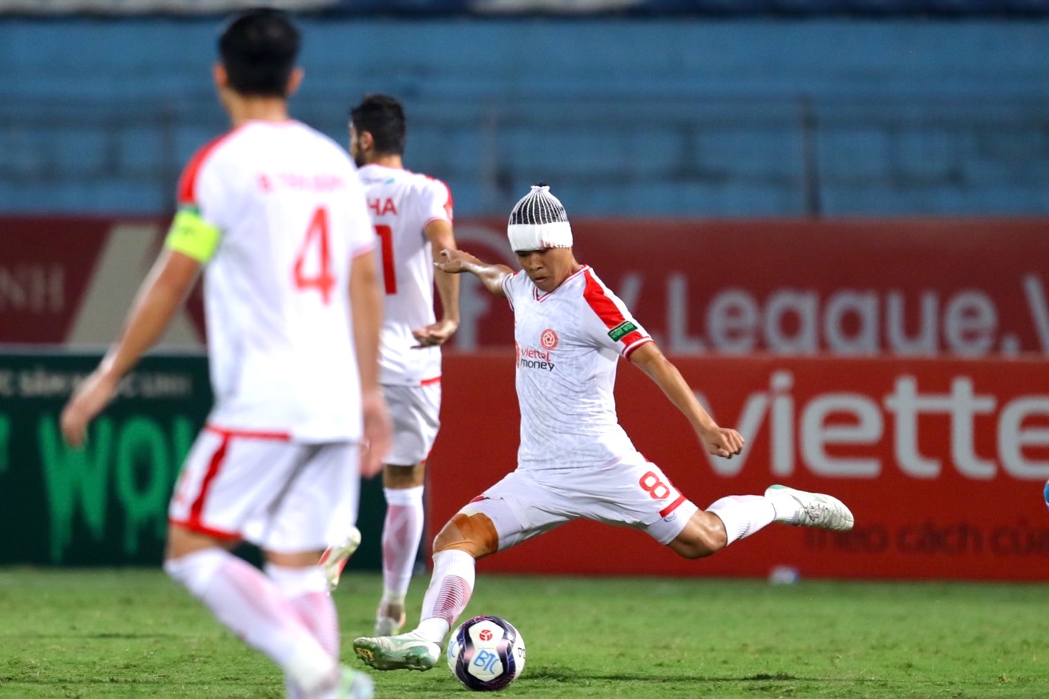 Hoang Duc chan thuong anh 9