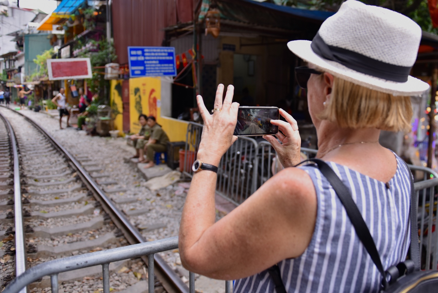 Ca phe duong tau anh 3