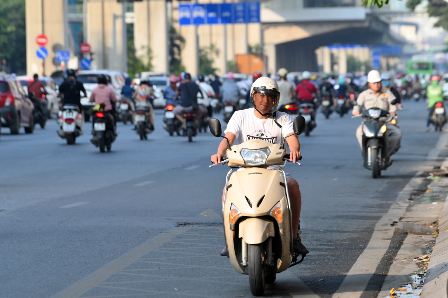 Giao thong Nguyen Trai anh 6