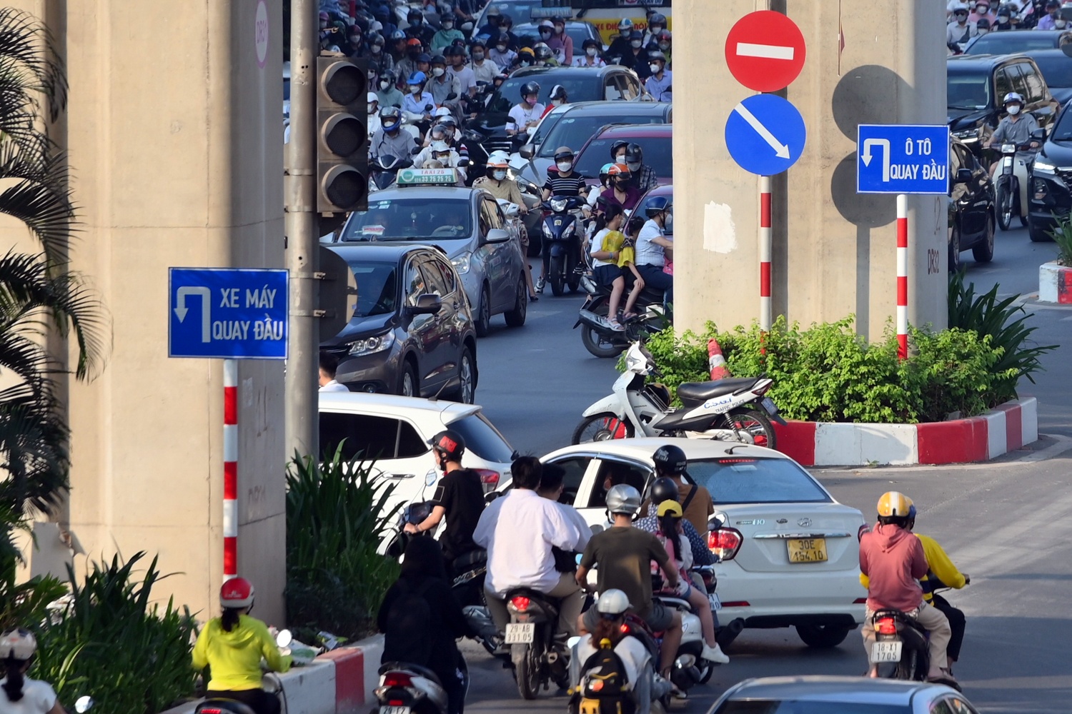 Giao thong Nguyen Trai anh 8