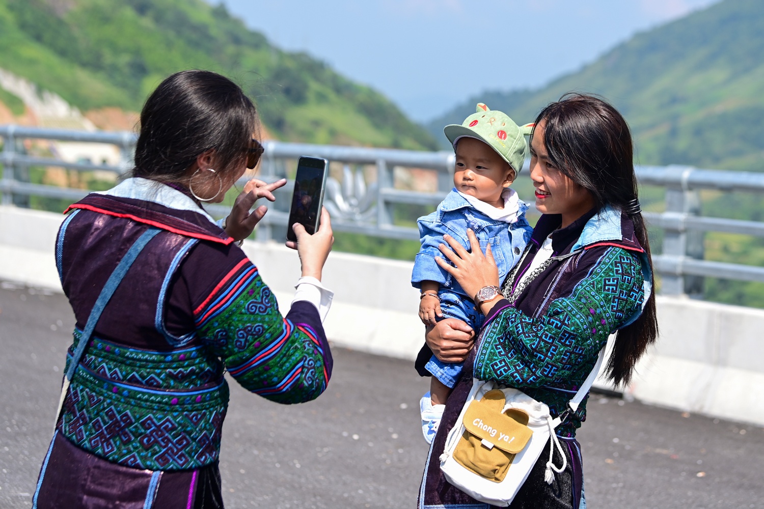 Cau can Mong Sen anh 13