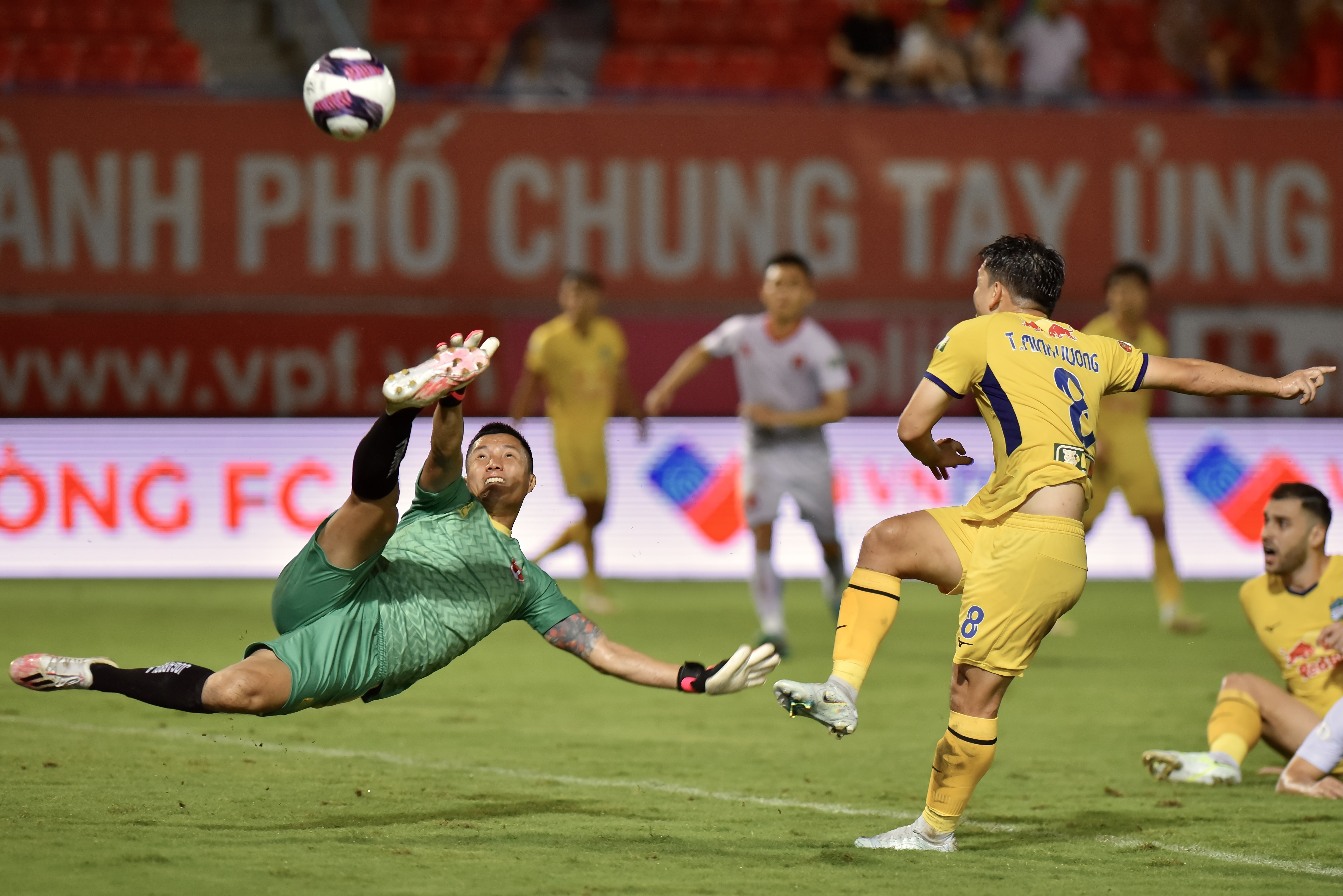 Cong Phuong toa sang anh 5