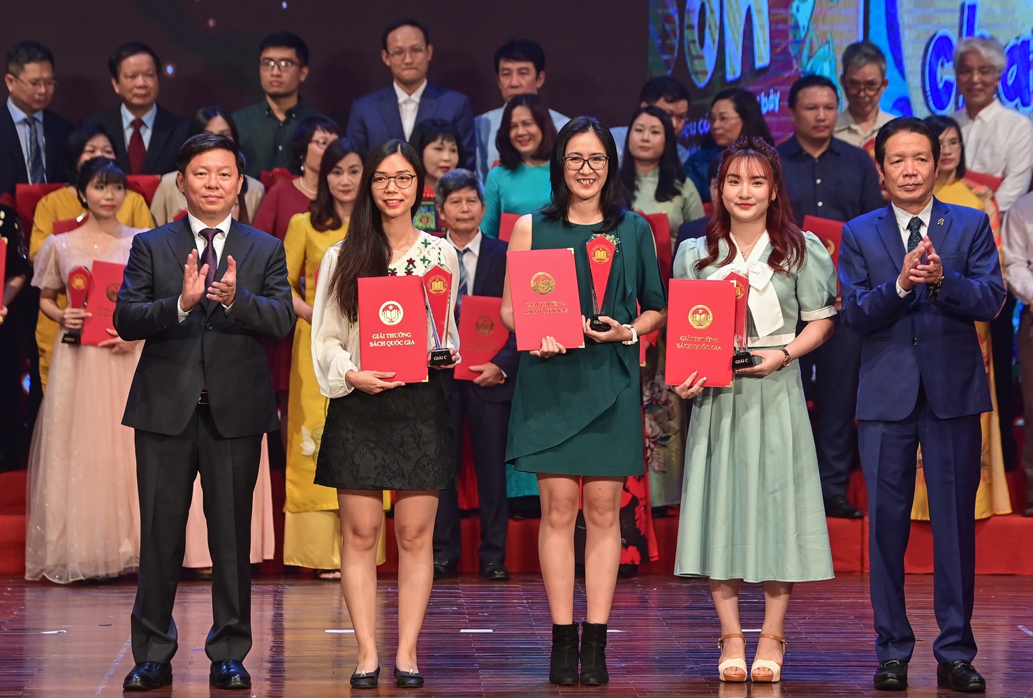 Giai sach Quoc Gia 2022 anh 11