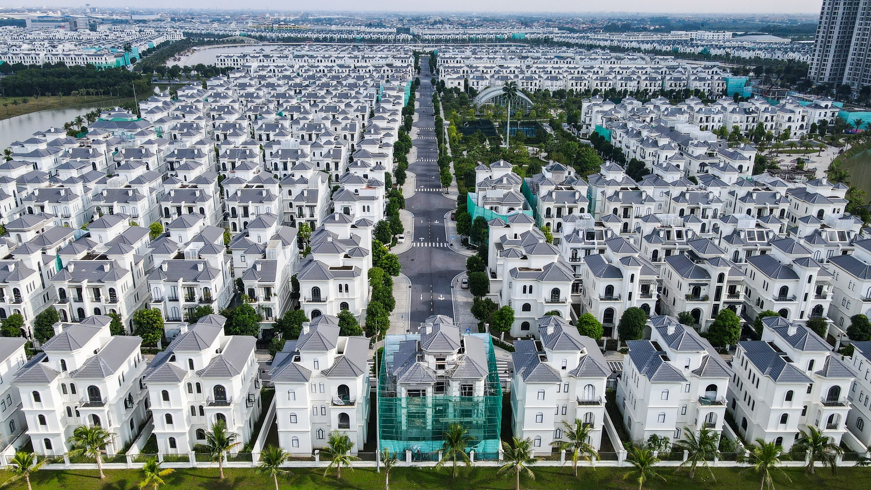 Phia Dong Ha Noi anh 9