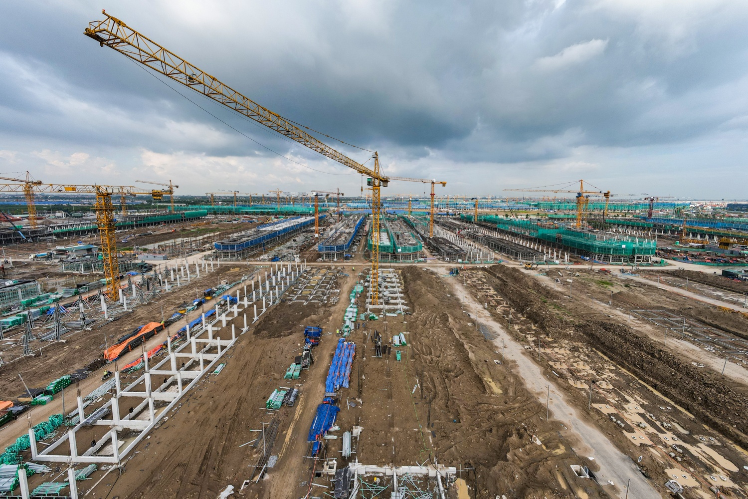 Phia Dong Ha Noi anh 11