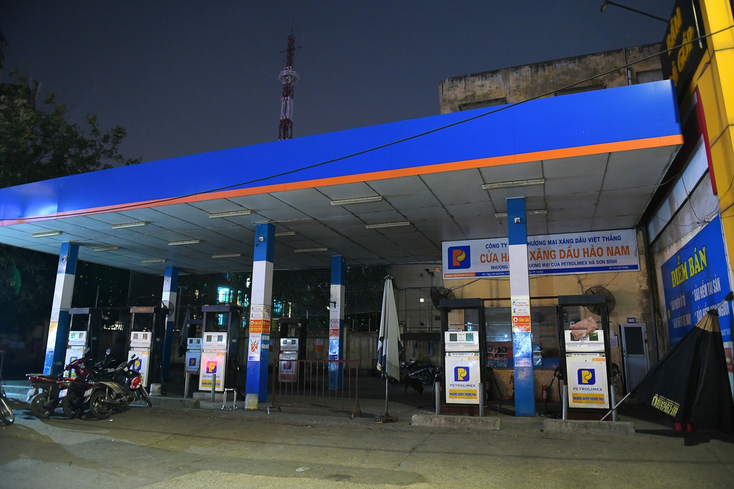 Xep hang cho do xang anh 8