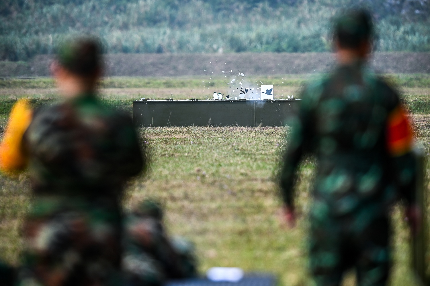 Giai ban sung quan dung anh 14