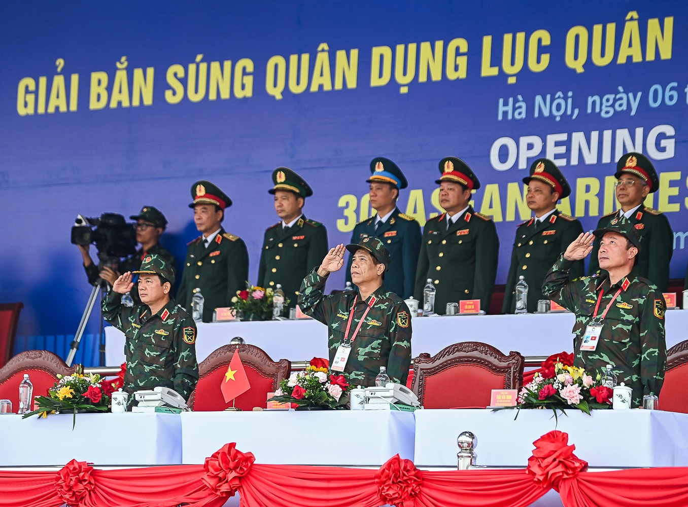 Giai ban sung quan dung anh 3