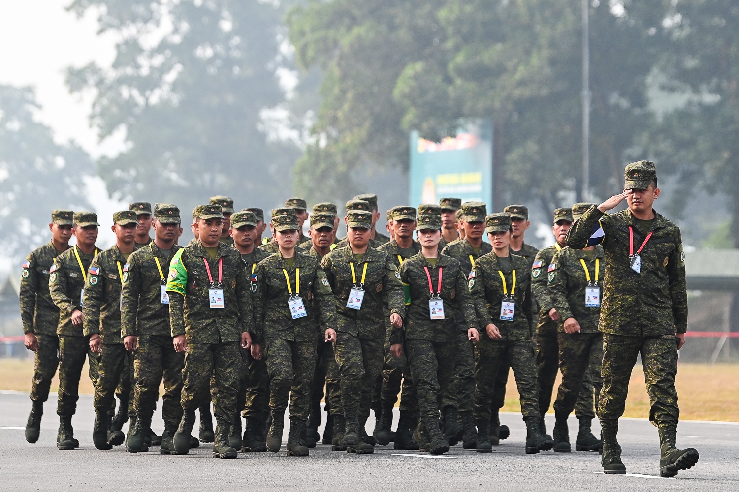 Giai ban sung quan dung anh 8