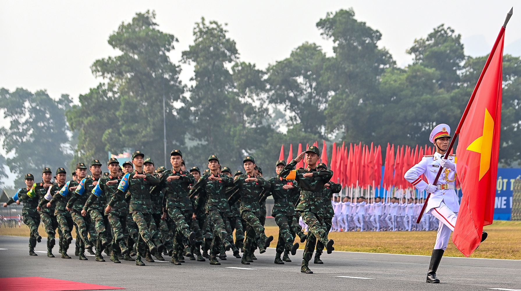 Giai ban sung quan dung anh 9