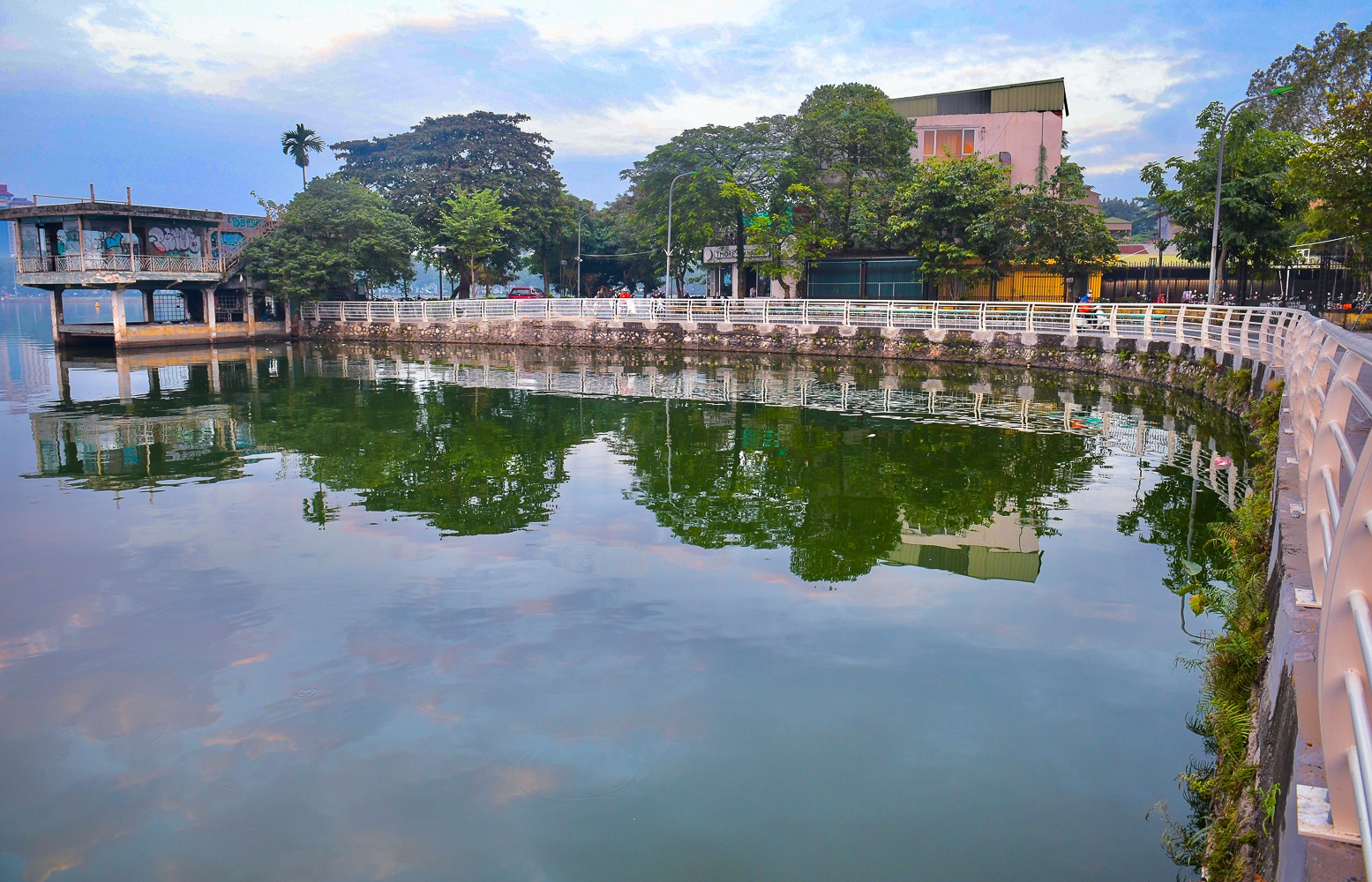 Lan can ho Tay anh 2