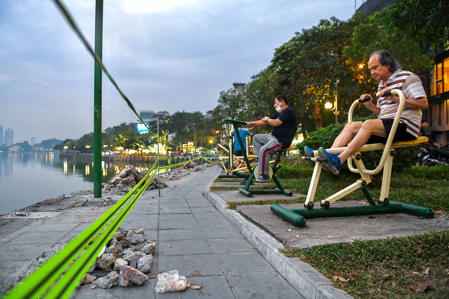 Lan can ho Tay anh 8