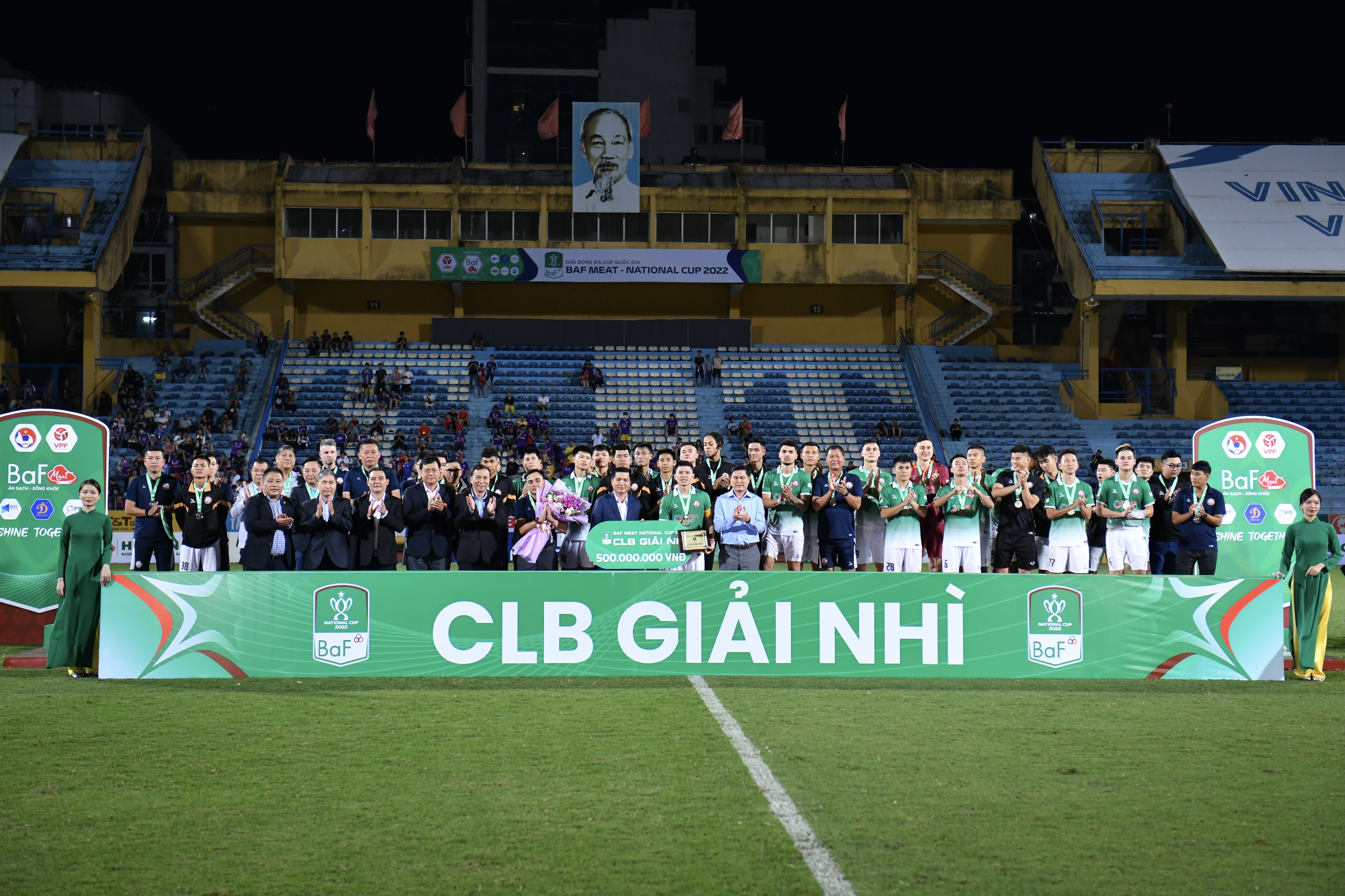 Thu mon Dang Van Lam anh 9