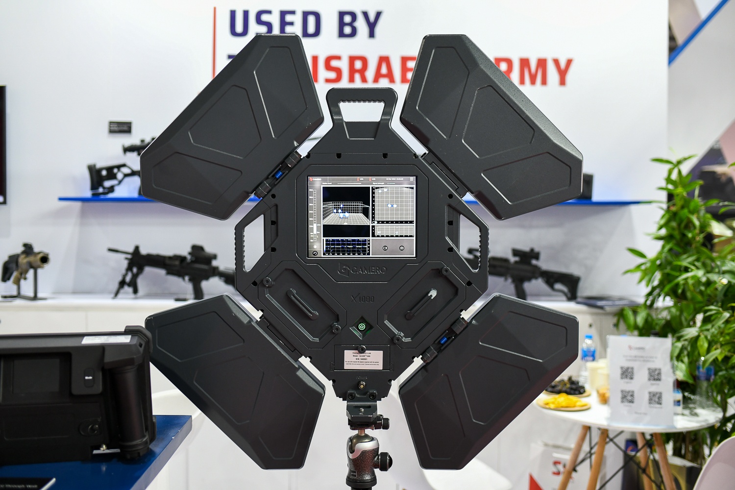 Trien lam Quoc phong anh 12