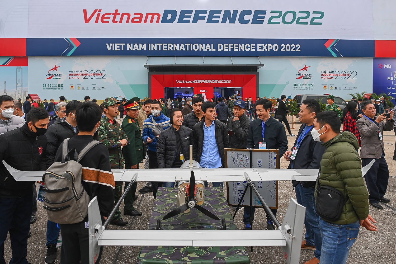 Trien lam Quoc phong anh 1