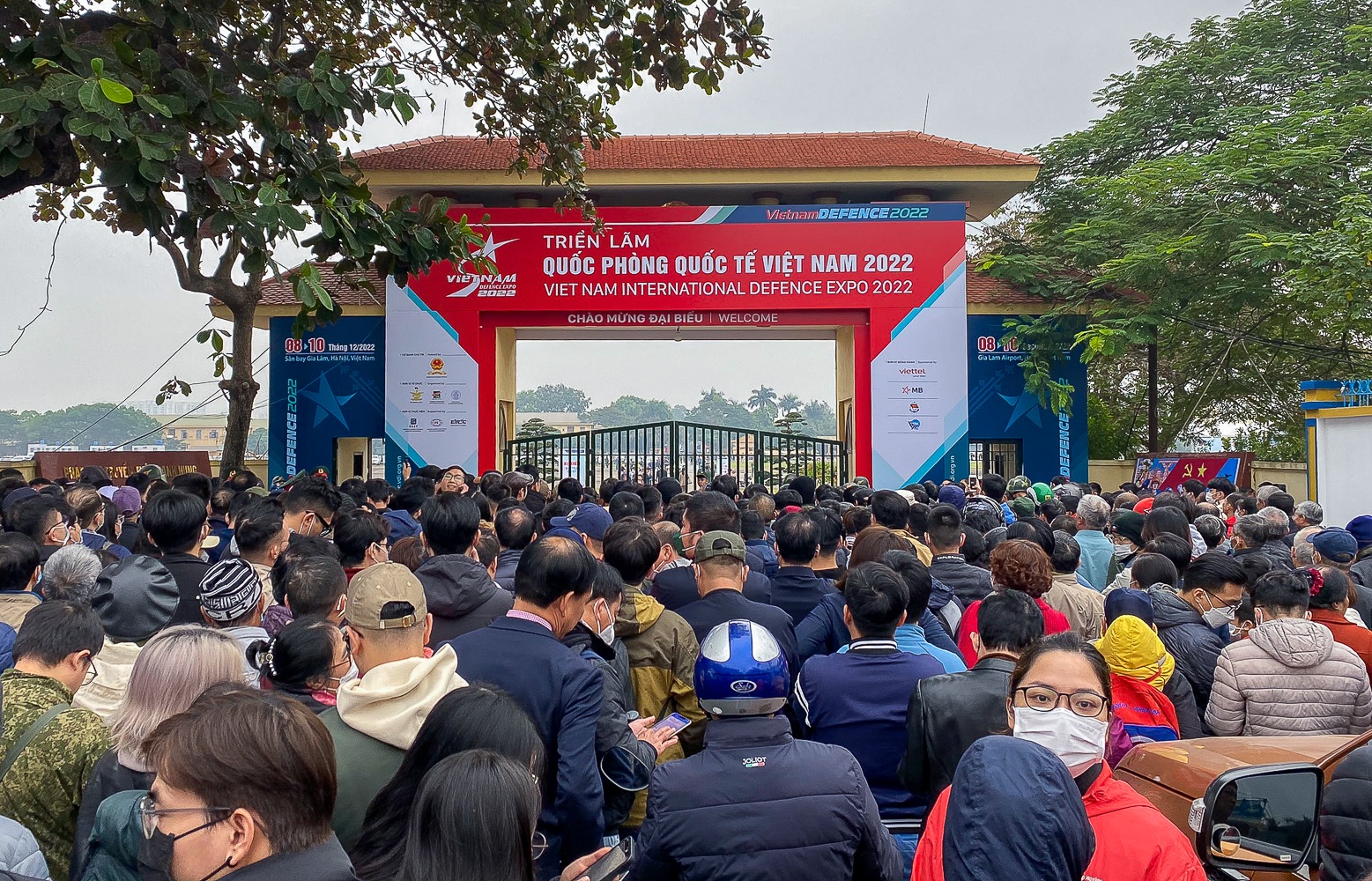 Trien lam Quoc phong anh 2