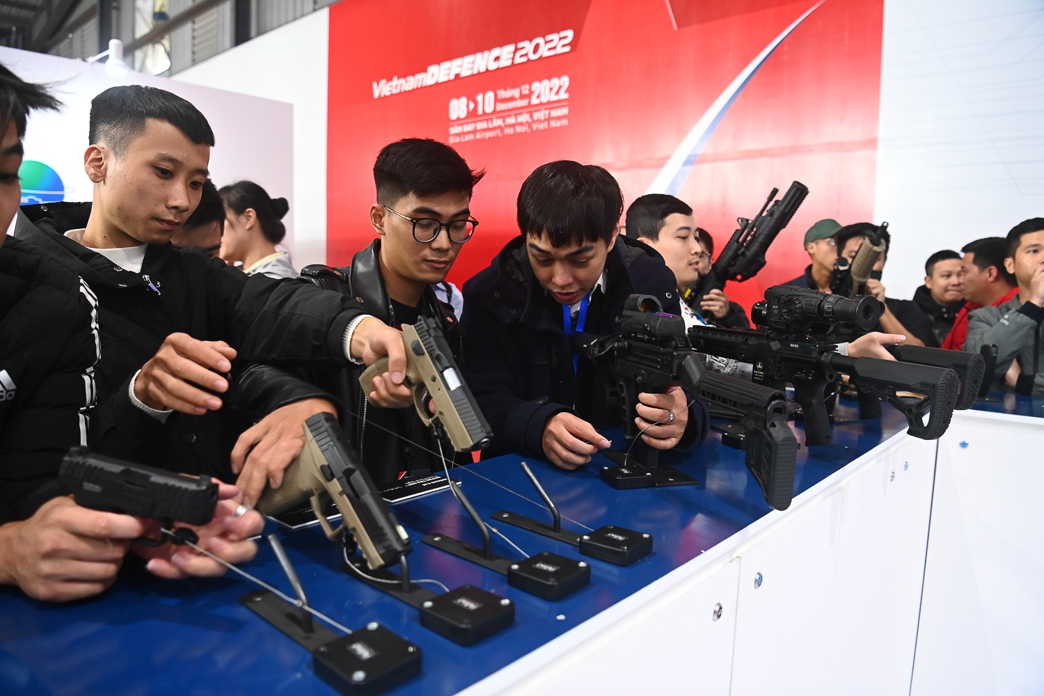 Trien lam Quoc phong anh 3