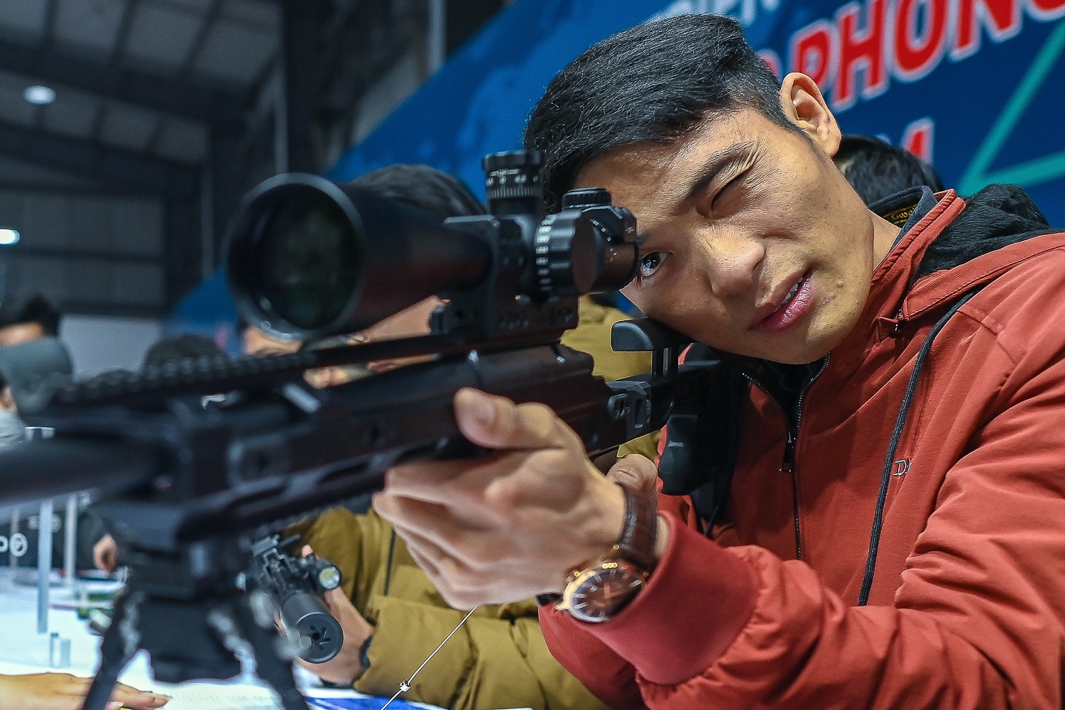 Trien lam Quoc phong anh 4