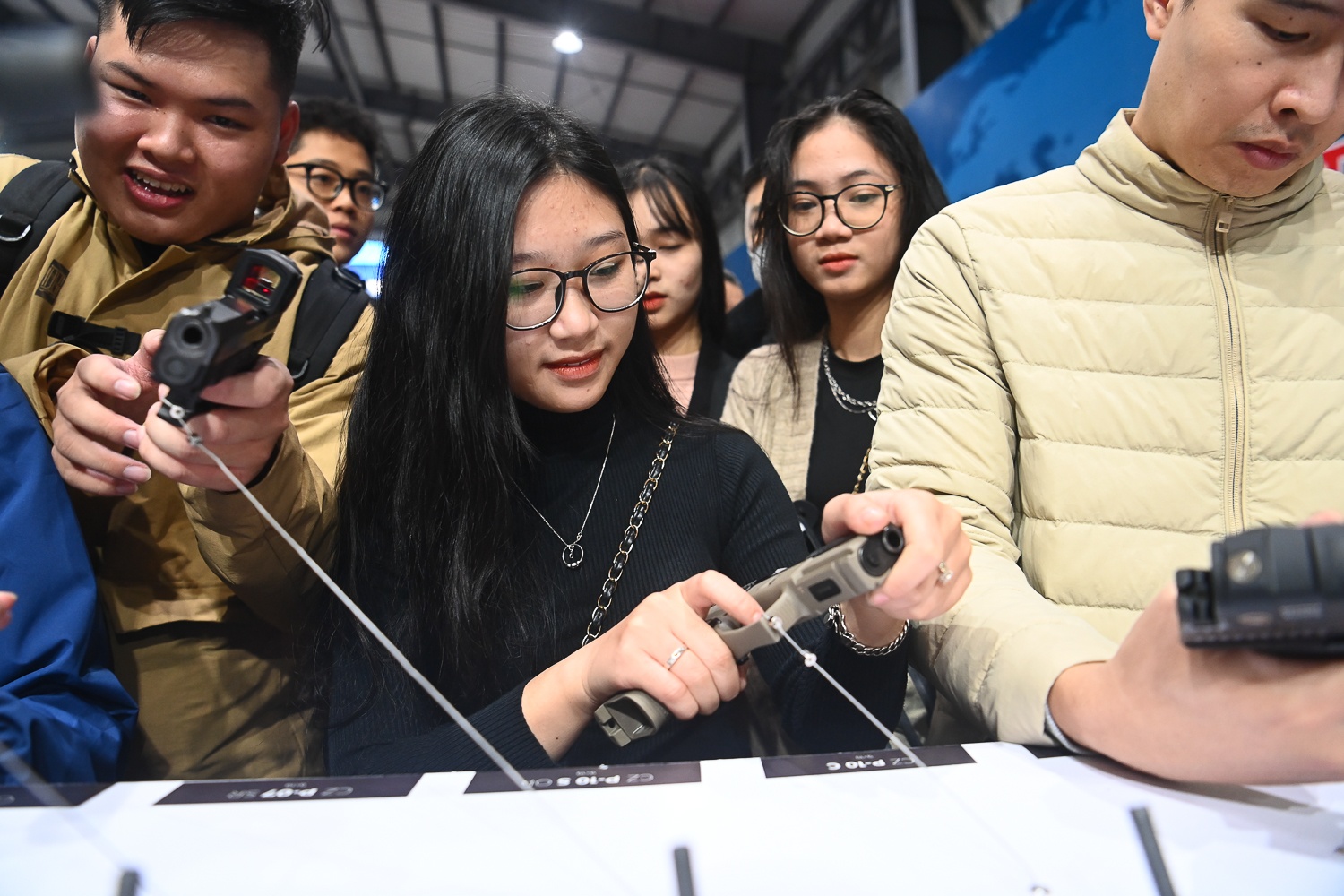 Trien lam Quoc phong anh 5