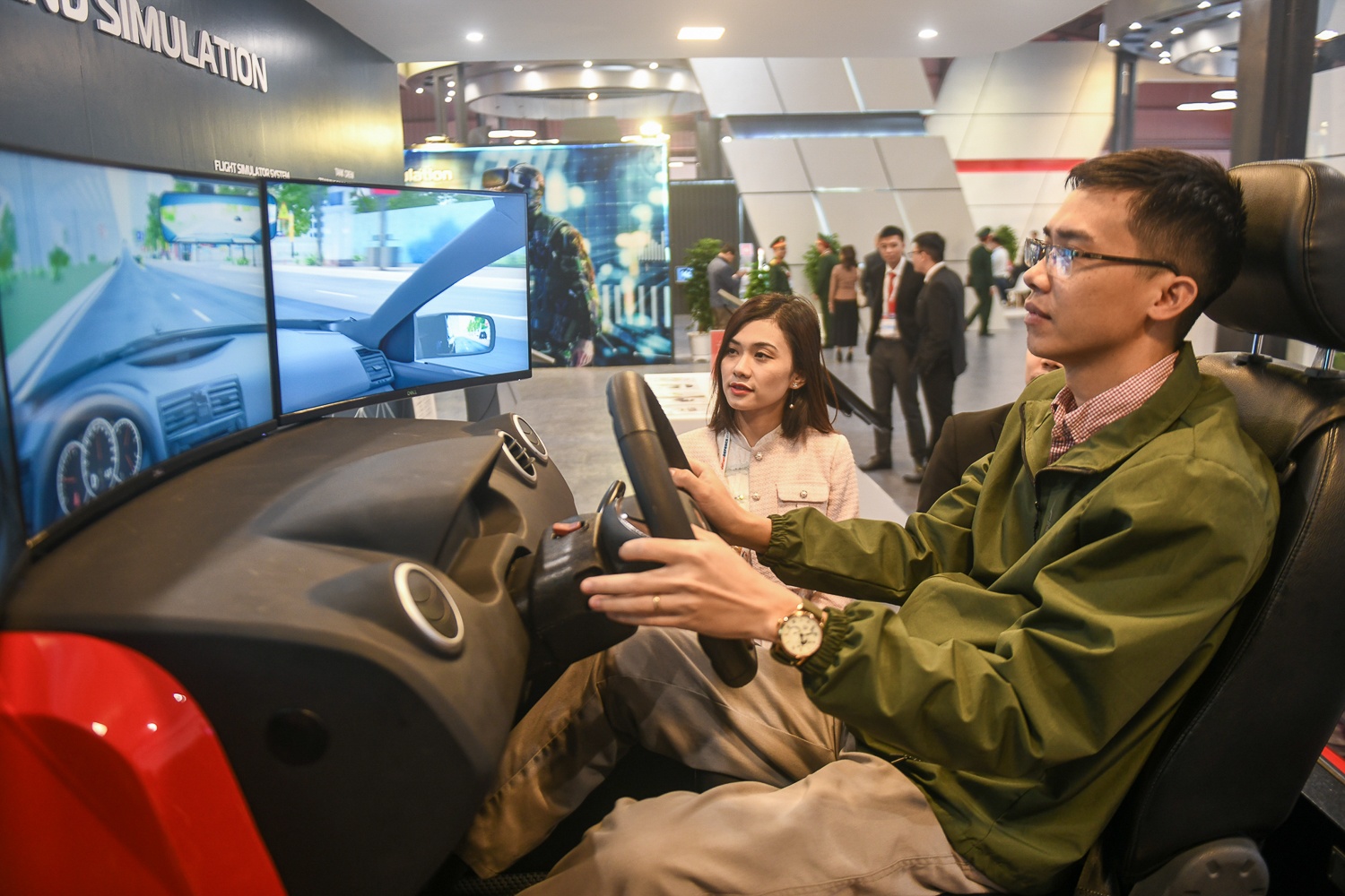 Trien lam Quoc phong anh 7