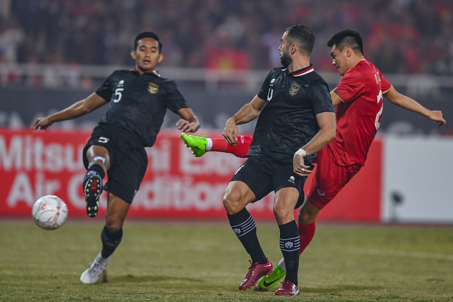 Doan Van Hau the vang anh 9