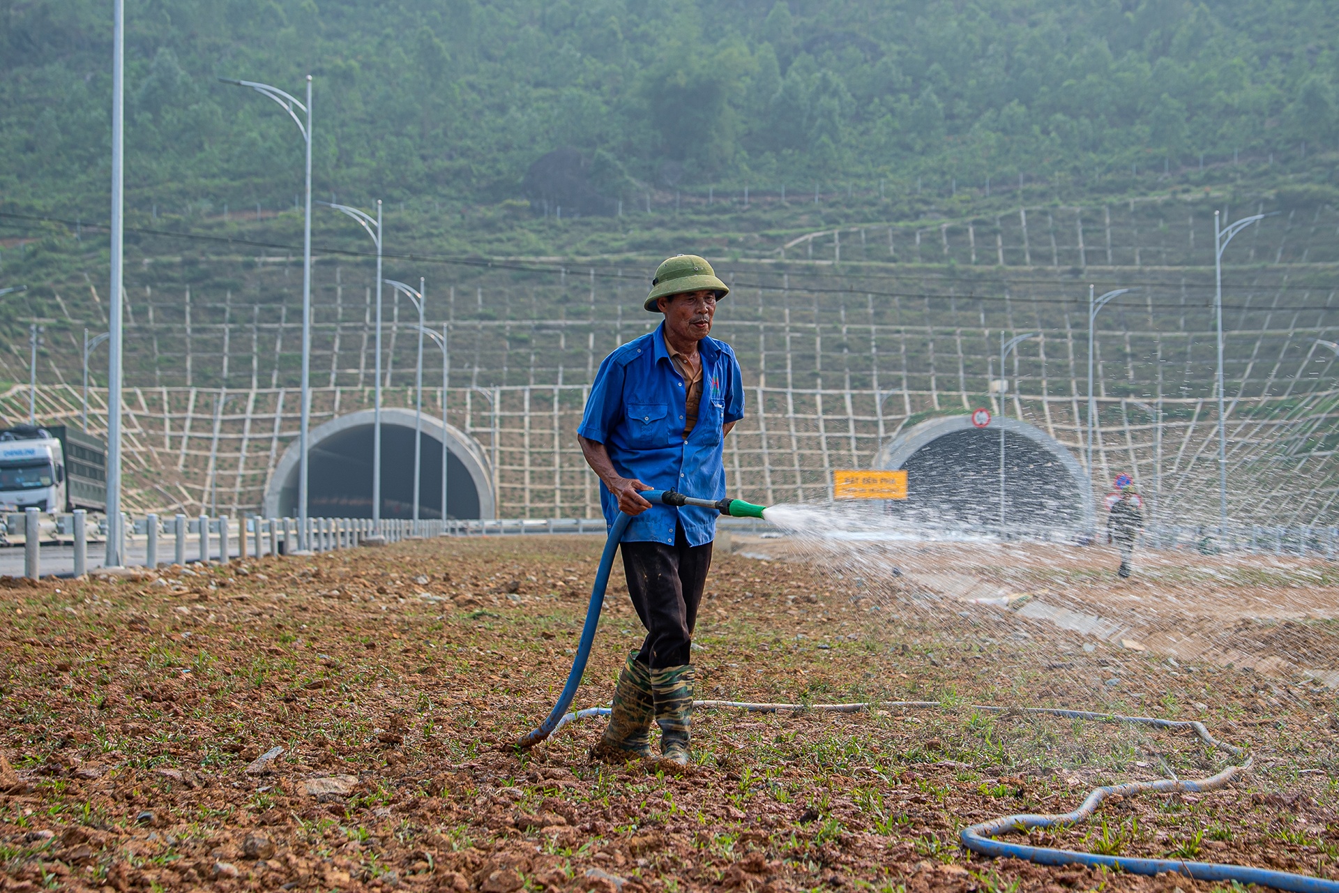 Cao toc 12.000 ty anh 23